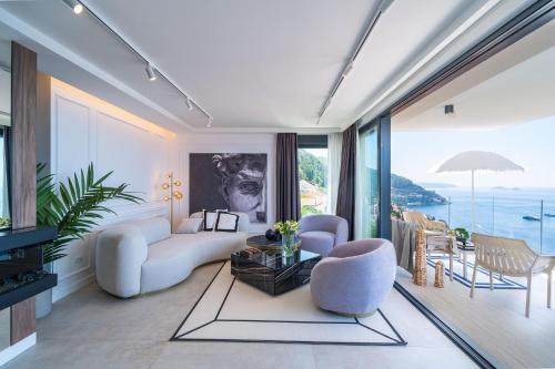 Zen Kalifa 5 Star Exclusive Residence for 4