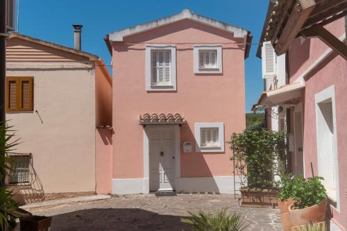 633 Casa indipendente nel centro storico di Numana con terrazzo due bagni e aria condizionata SPIAGGIA WHITE BEACH CLUB OMAGGIO dal lun al ven FINO AL 02 08 — 4-Star Luxury Hotel in Numana, Italy