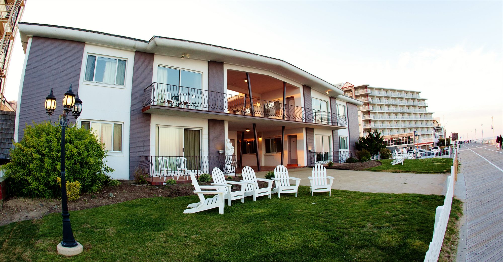 Beach Plaza Hotel - photo 16