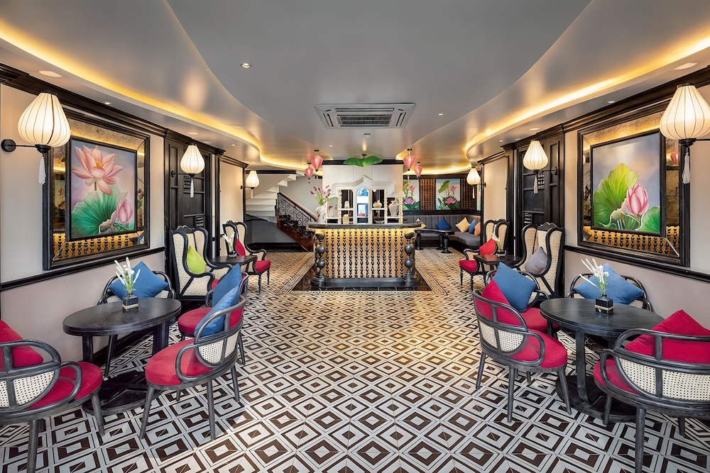 Verdure Lotus Luxury Cruise on Lan Ha Bay — 4-Star Luxury Hotel in Ha Long, Vietnam