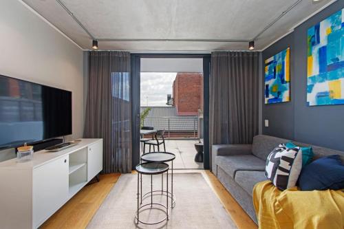 Apartment with Backup Power Big Balcony and Rooftop Pool — 4-Star Luxury Hotel in Cape Town, South Africa