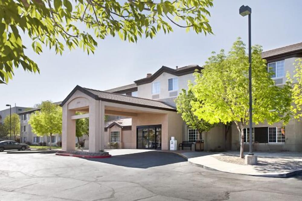 Garner Hotel Albuquerque Airport by IHG - photo 45