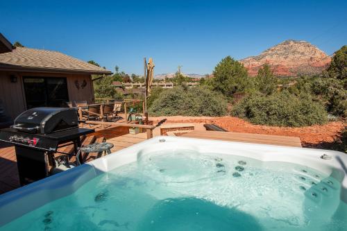 Private Red Rock Views Fire Pit Hot Tub Location in Sedona, United States