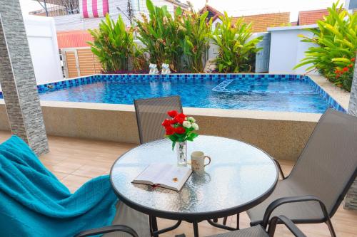 Pattaya Luxury Villa 5BR 6BA Private Pool with Jacuzzi Cityhouse54 — 4-Star Luxury Hotel in Pattaya, Thailand