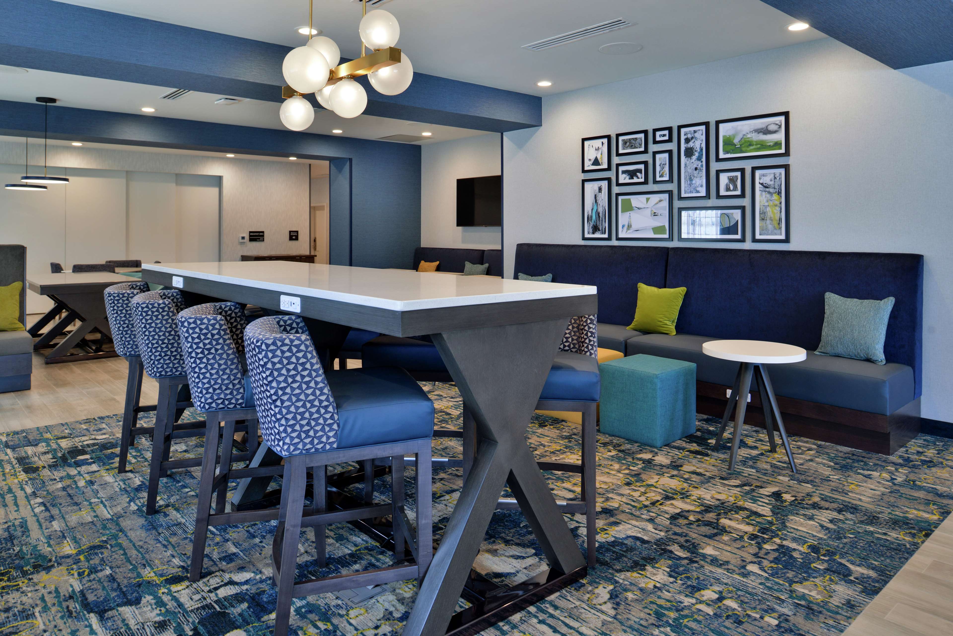 Hampton Inn Cedar Falls Downtown - photo 20