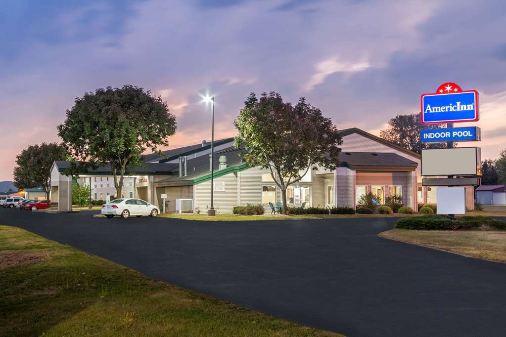 AmericInn by Wyndham Boscobel - photo 2