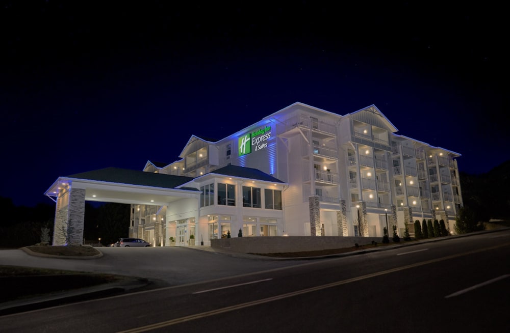 Holiday Inn Express and Suites Pigeon Forge Sevierville by IHG — hotel in Sevierville