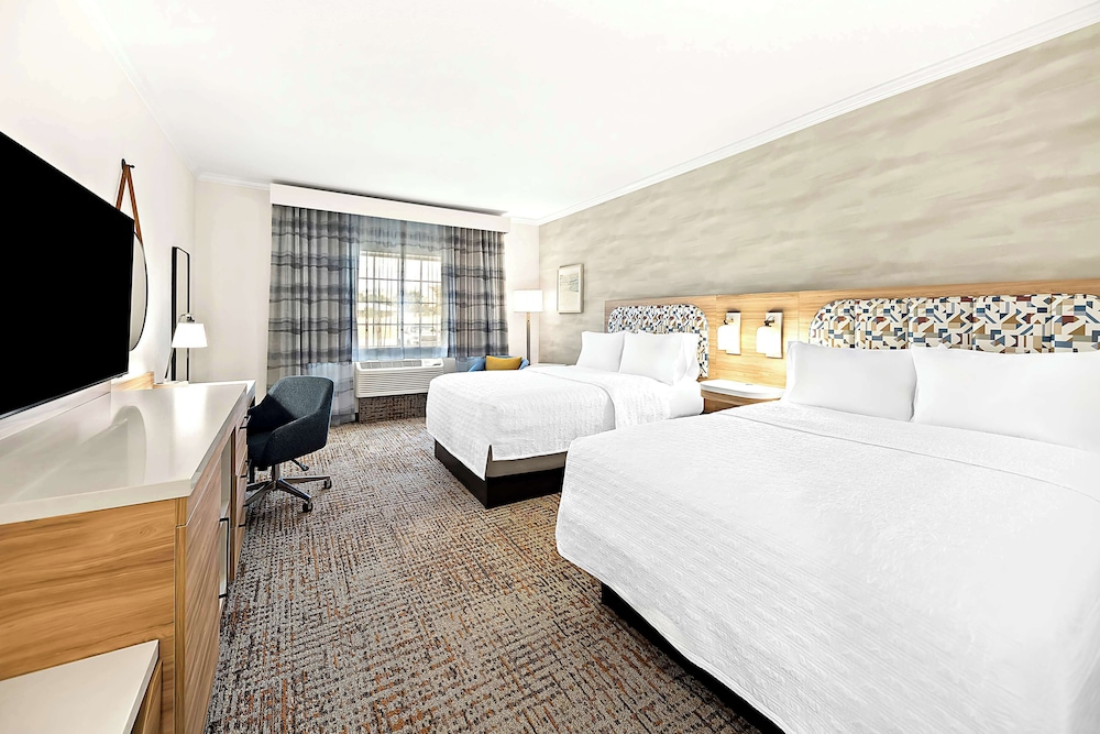 Hampton Inn Morgan Hill - photo 17