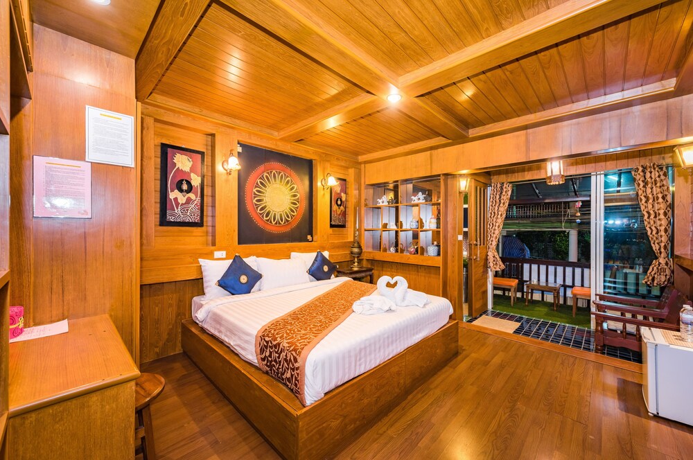 Baan Rachapuek - last minute hotel in Phuket
