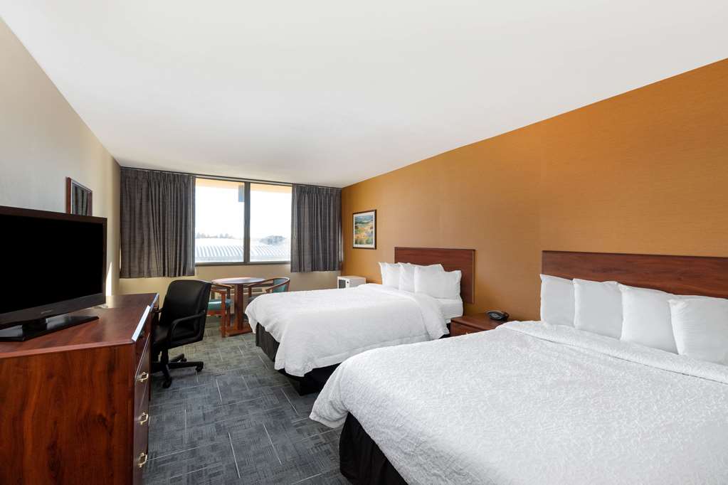 Howard Johnson by Wyndham Gillette - photo 20