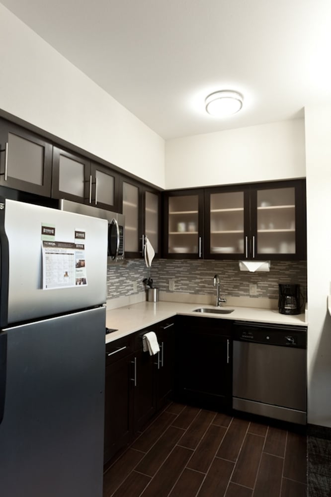 Staybridge Suites Houston IAH Beltway 8 by IHG - photo 19