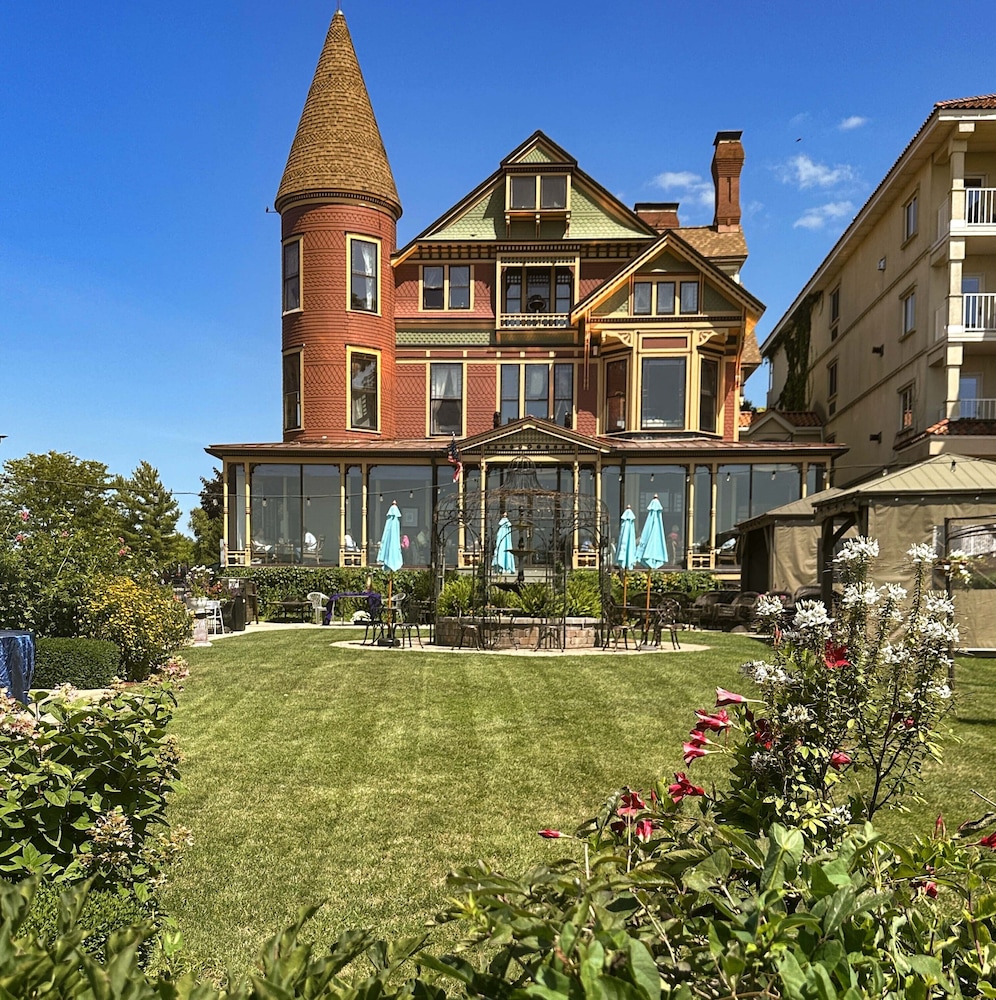 Baker House Hotel - carbon neutral hotel in Lake Geneva
