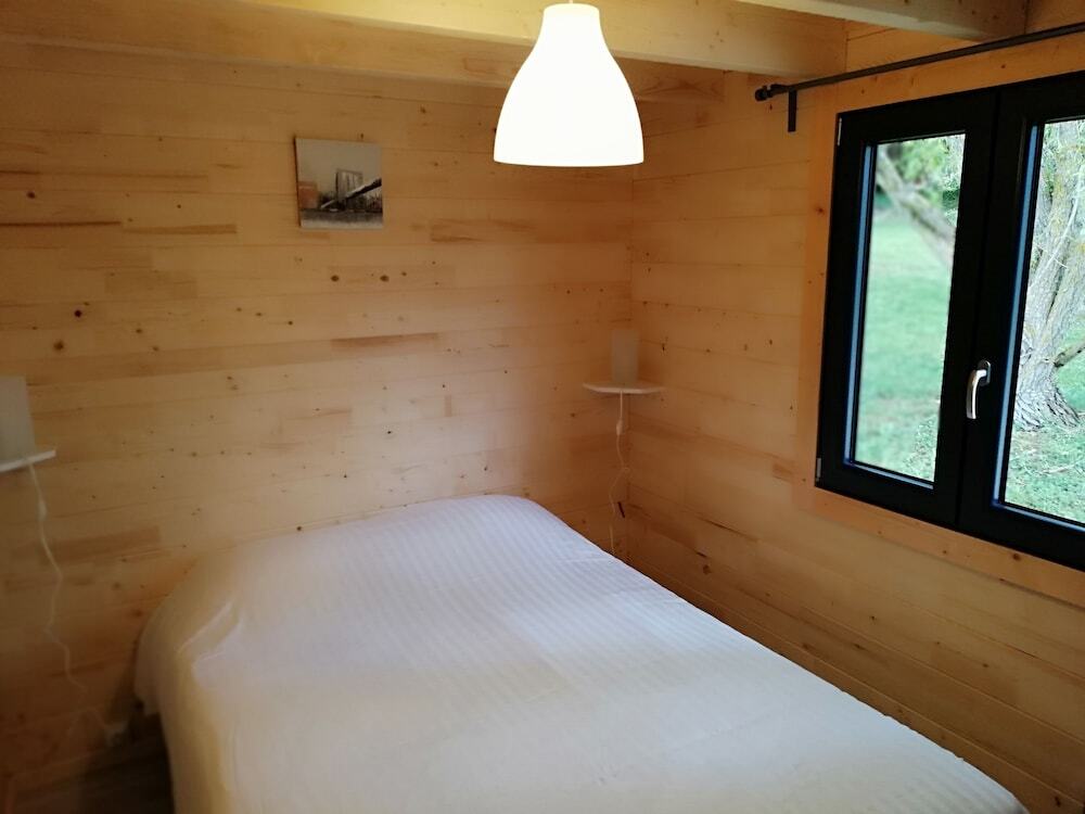 Les Chalets De Grazimis in Condom, France