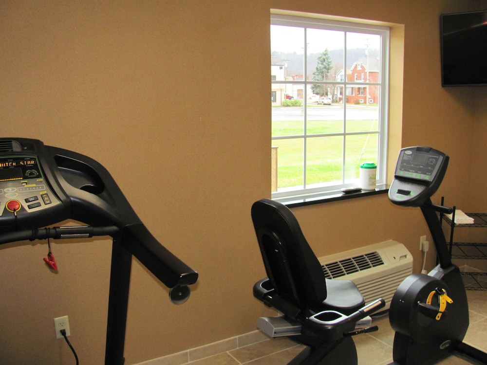 Cobblestone Inn & Suites Ambridge - photo 36