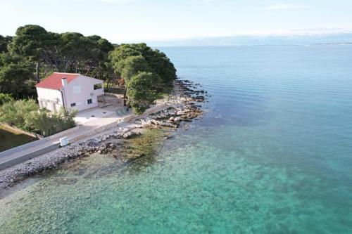 Apartments by the sea Ugljan 19580 — 4-Star Luxury Hotel in Ugljan, Croatia