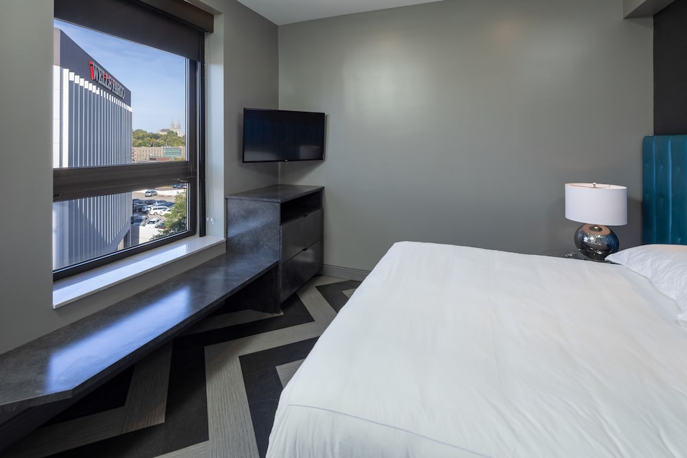 Hotel On Phillips - photo 41