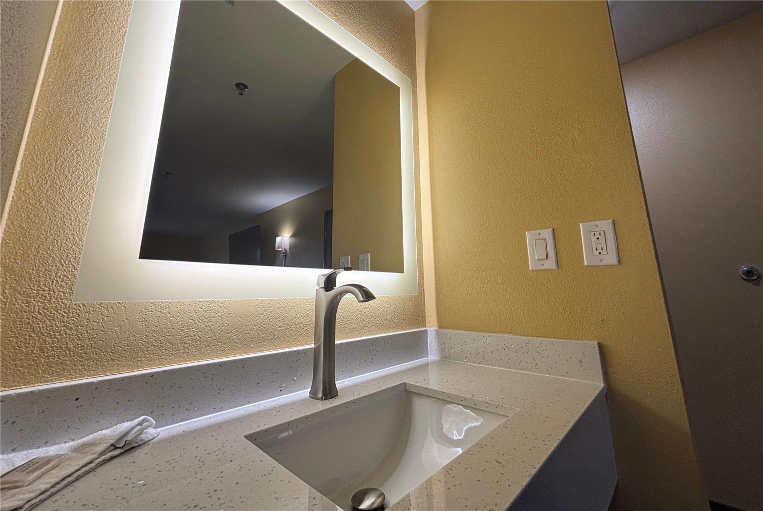 Super 8 by Wyndham Peoria - photo 26