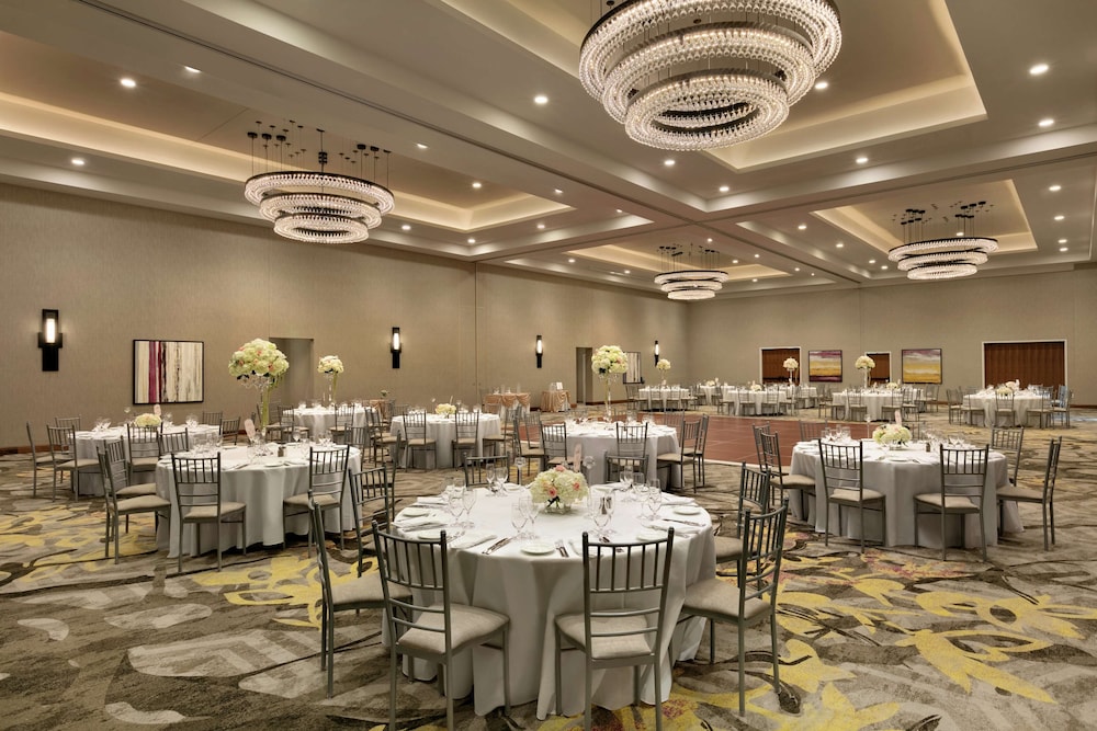 Embassy Suites by Hilton Berkeley Heights - photo 36