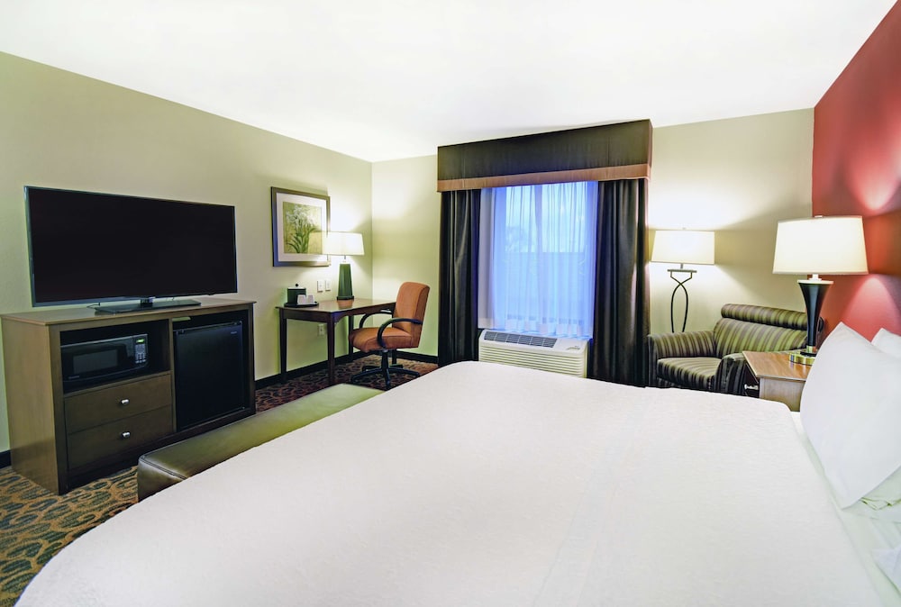 Hampton Inn Beloit - photo 6