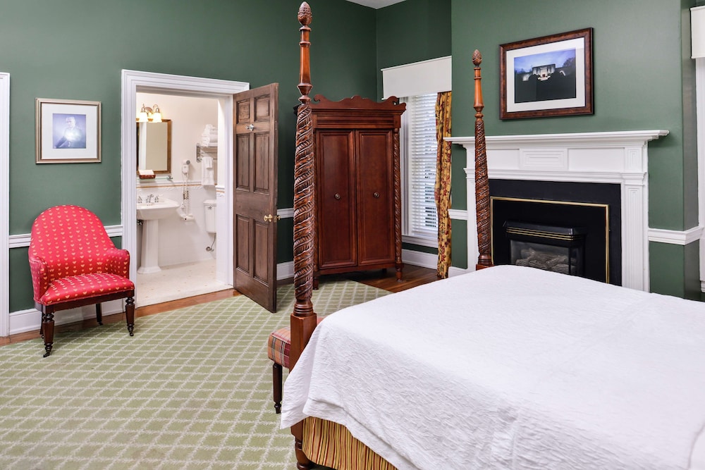 Hampton Inn Lexington Historic District - photo 10
