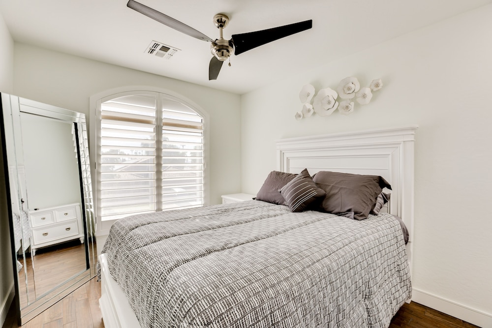 Glendale Home w Fire Pit Near State Farm Stadium - photo 3