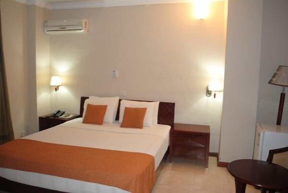 Georgia Hotel — Accra — photo 2