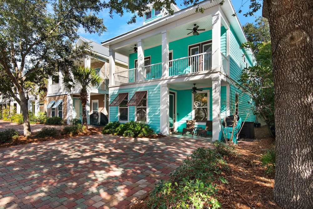 Just for Fun - carbon neutral hotel in Destin