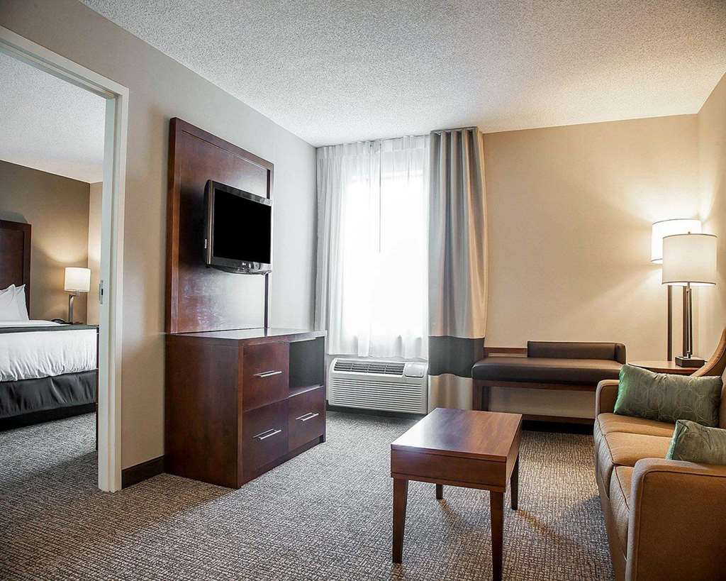 Comfort Suites West Warwick Providence - photo 14