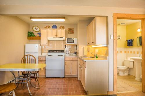 Norwood Inn - photo 17