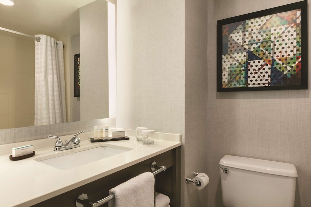 Embassy Suites by Hilton Richmond - photo 23
