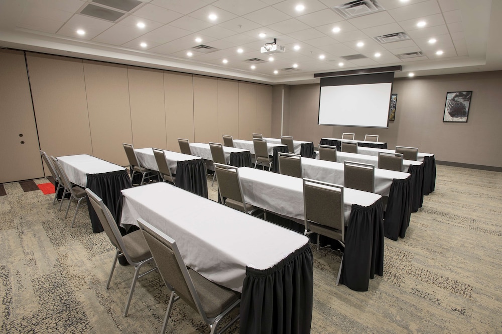 Hampton Inn & Suites Cincinnati Kenwood - photo 46