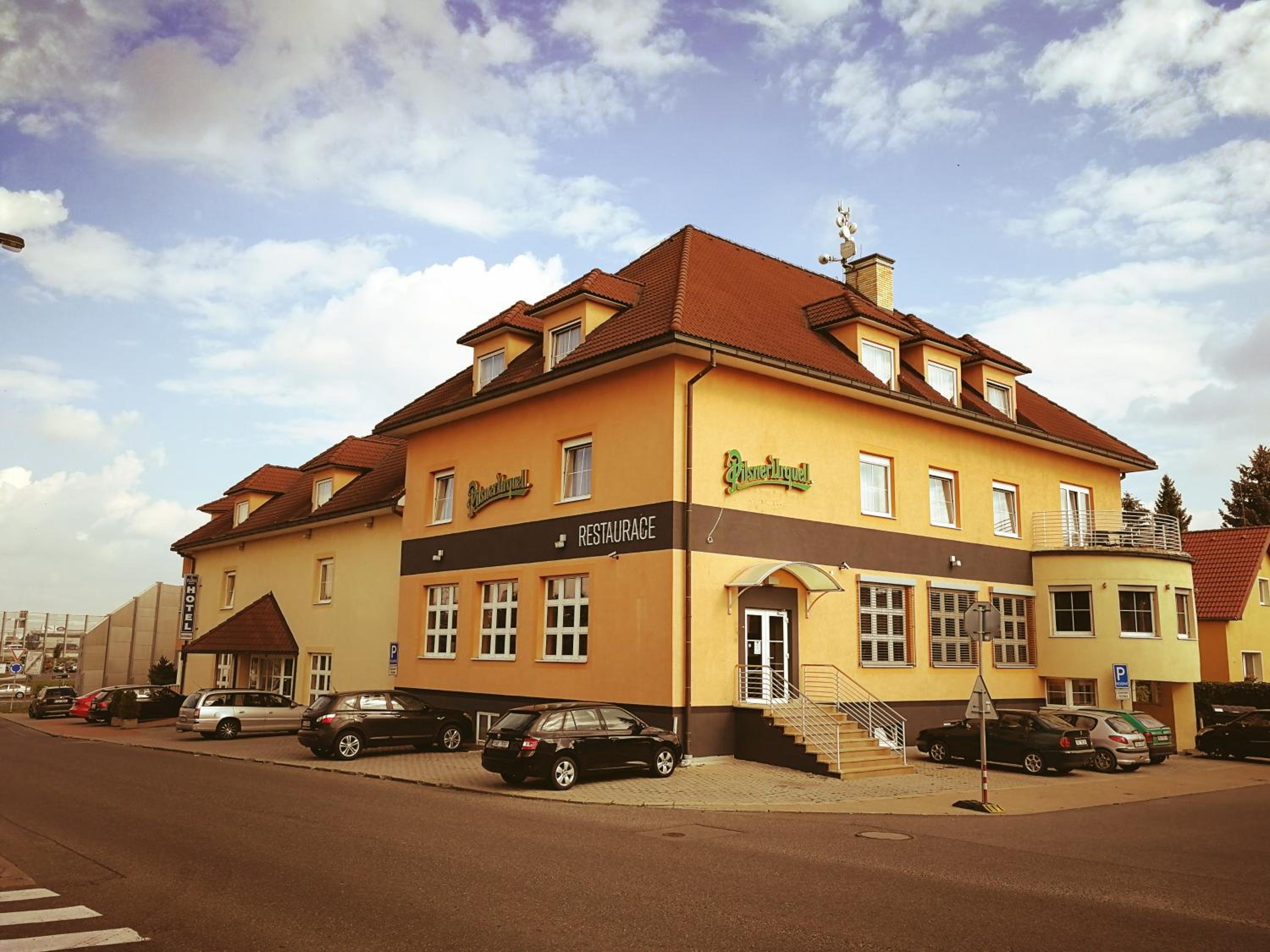 Hotel Tulipan Pruhonice — hotel in Pruhonice