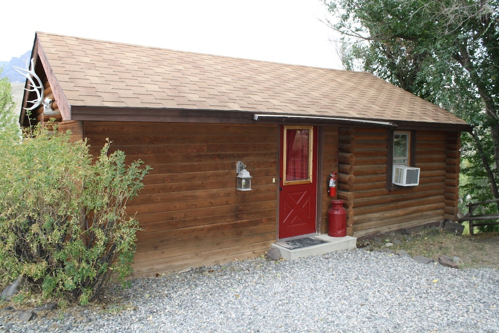 The Historic Wapiti Lodge - photo 13