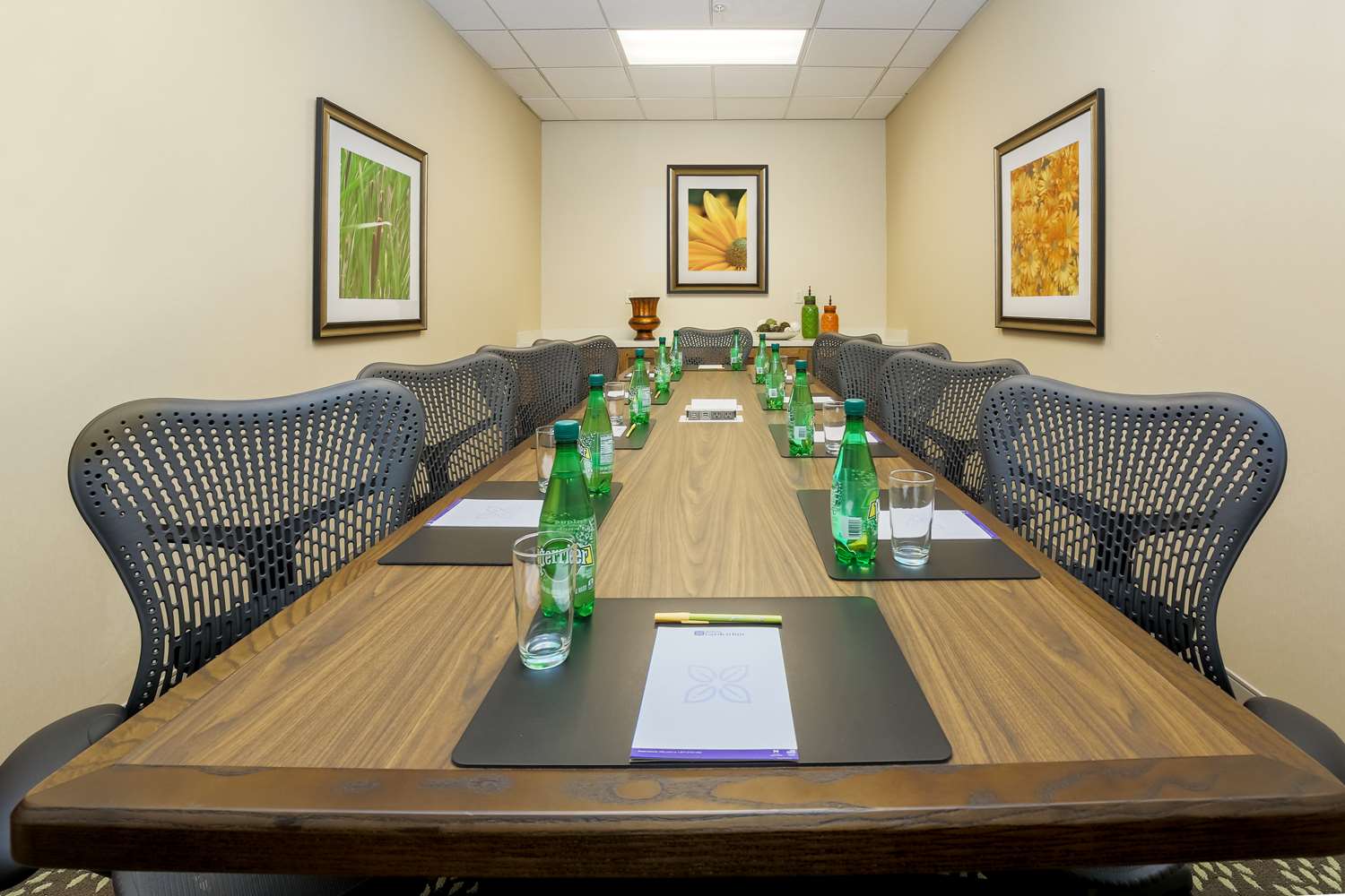 Hilton Garden Inn Bakersfield - photo 27