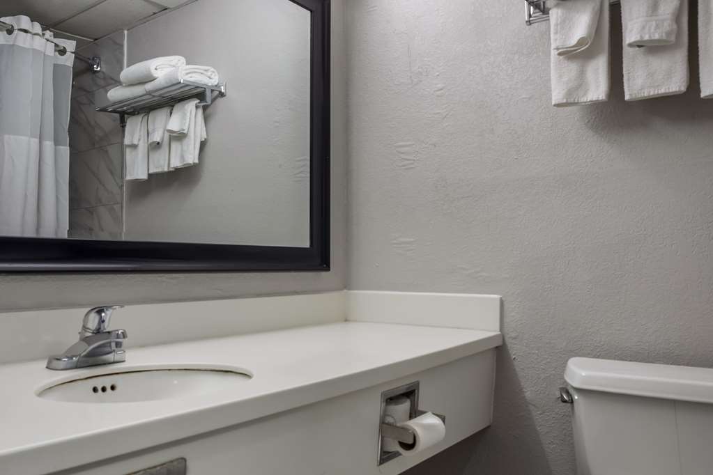 Quality Inn Toledo Westgate - photo 17