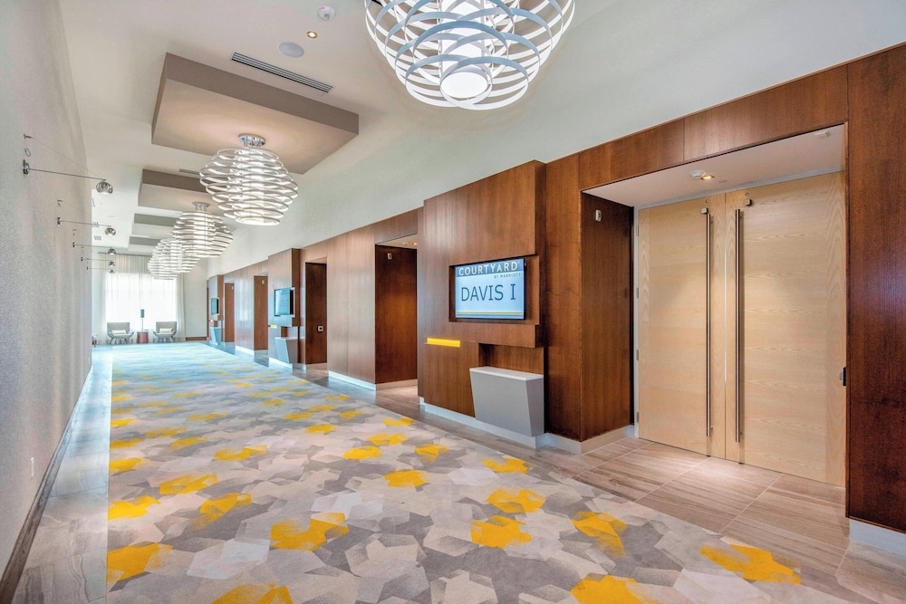 Courtyard by Marriott Raleigh Cary Parkside Town Commons - photo 42