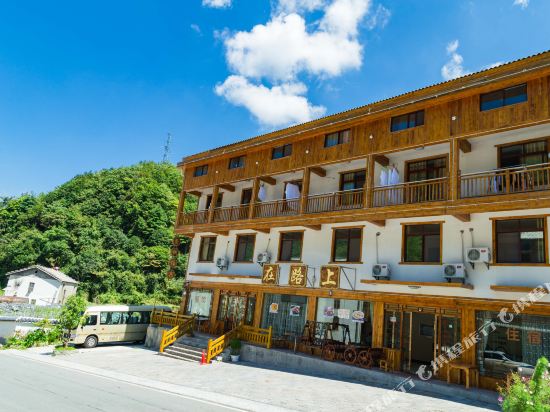 On The Way in Songbai, People's Republic of China