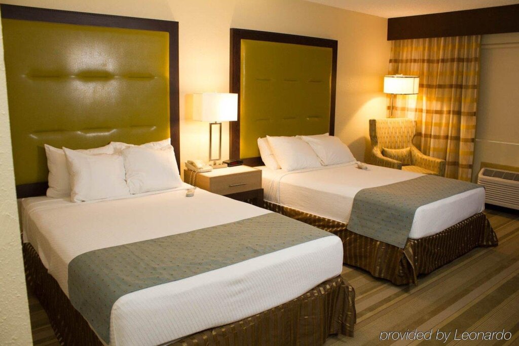 Wyndham Garden Huntsville Airport - photo 14