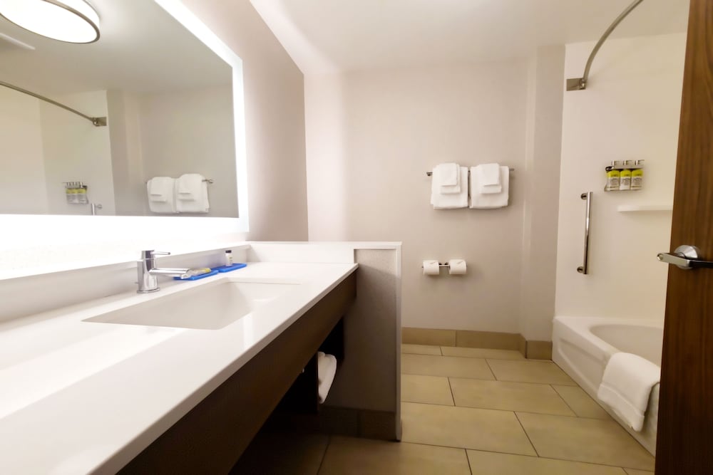 Holiday Inn Express & Suites Salem North Keizer by IHG - photo 10