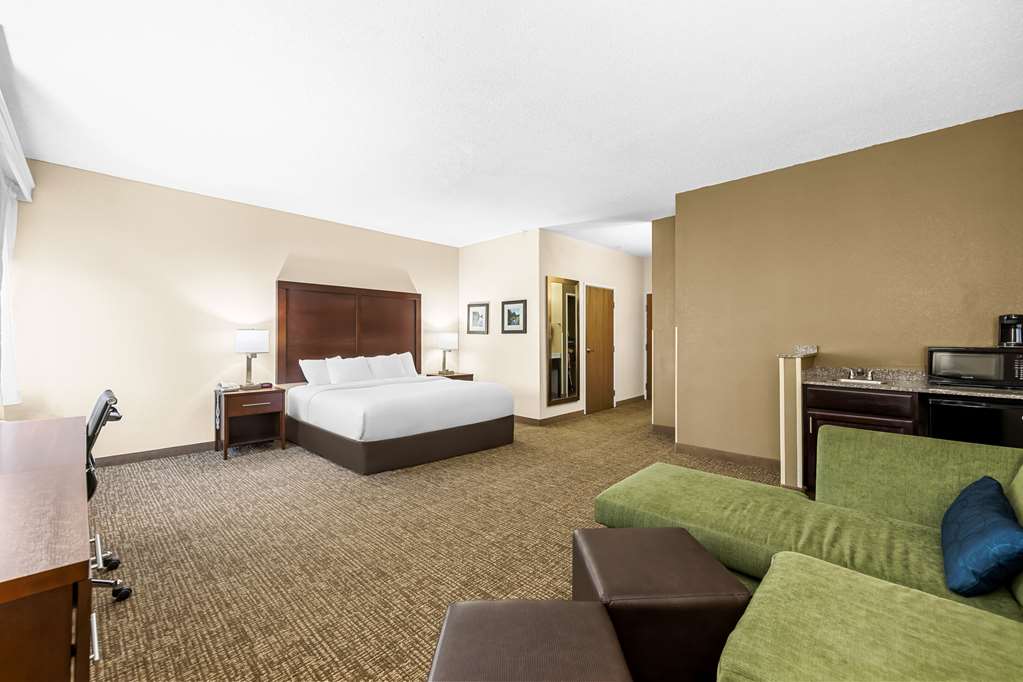 Comfort Inn & Suites Pueblo - photo 38