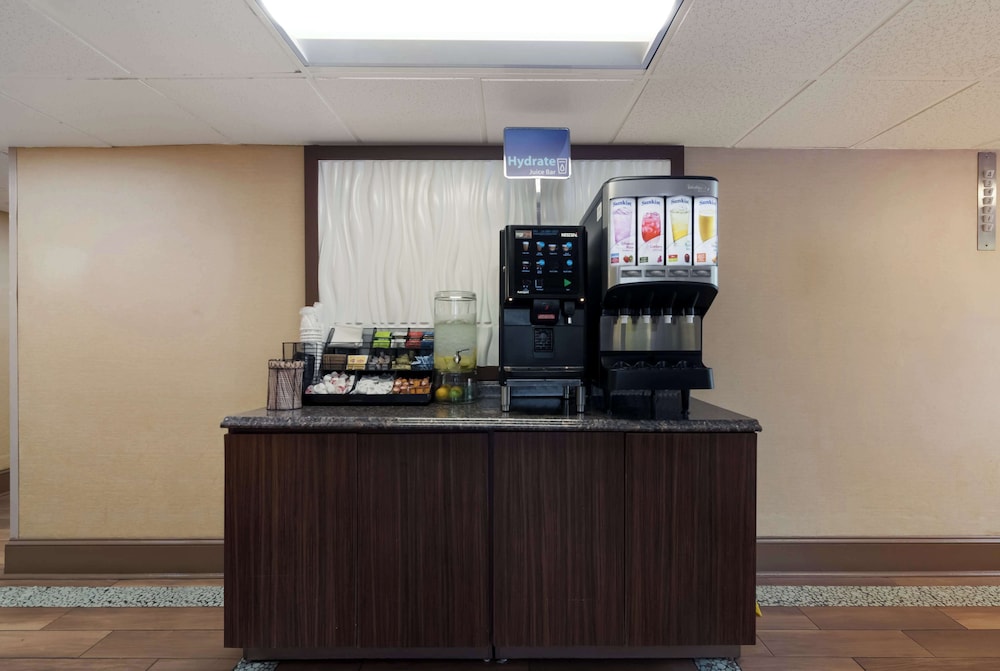 Best Western Hampton Coliseum Inn - photo 24