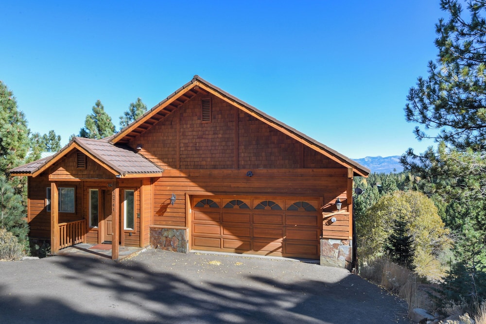 Hilltop Hideaway w Game Room & Forest Views - photo 36