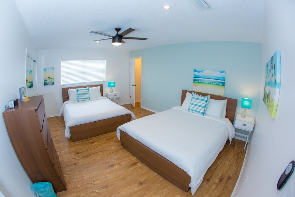 St Pete Beach Suites - photo 14