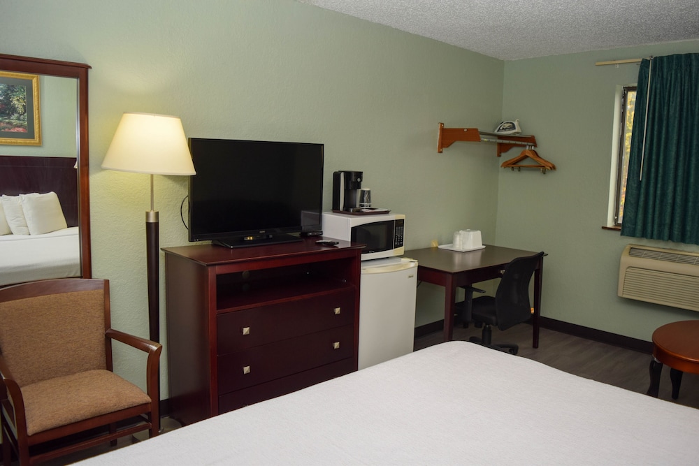 Corning Inn - photo 4