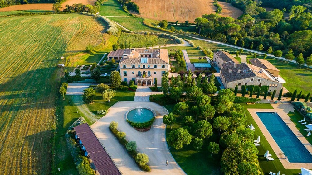 Casa Anamaria Hotel — 4-Star Luxury Hotel in Vilademuls, Spain
