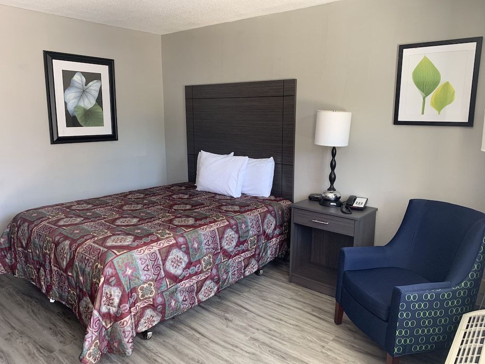 Executive Inn Locust Grove - photo 6
