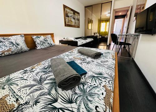 The Nice 3 Rooms 3air Cond 3tv 3fans 2 Wc Wifi Everywhere 5min Aeroport Train Beach 1min Tram 15 Min Centre Port Parking Possible — hotel near Nice-Côte d'Azur Airport