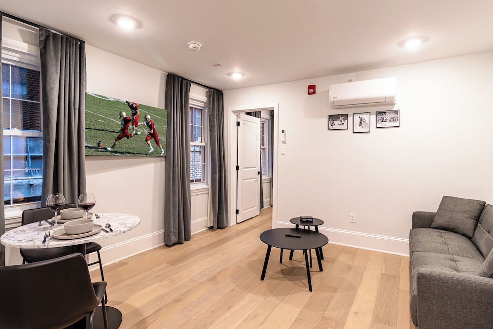 Thena Hotel Spacious 1 Bedroom City Center - photo 11