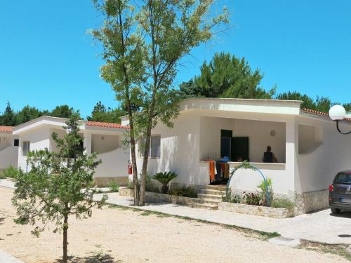 Holiday Home Villaggio San Pablo 4 by Interhome — 4-Star Luxury Hotel in Vieste, Italy