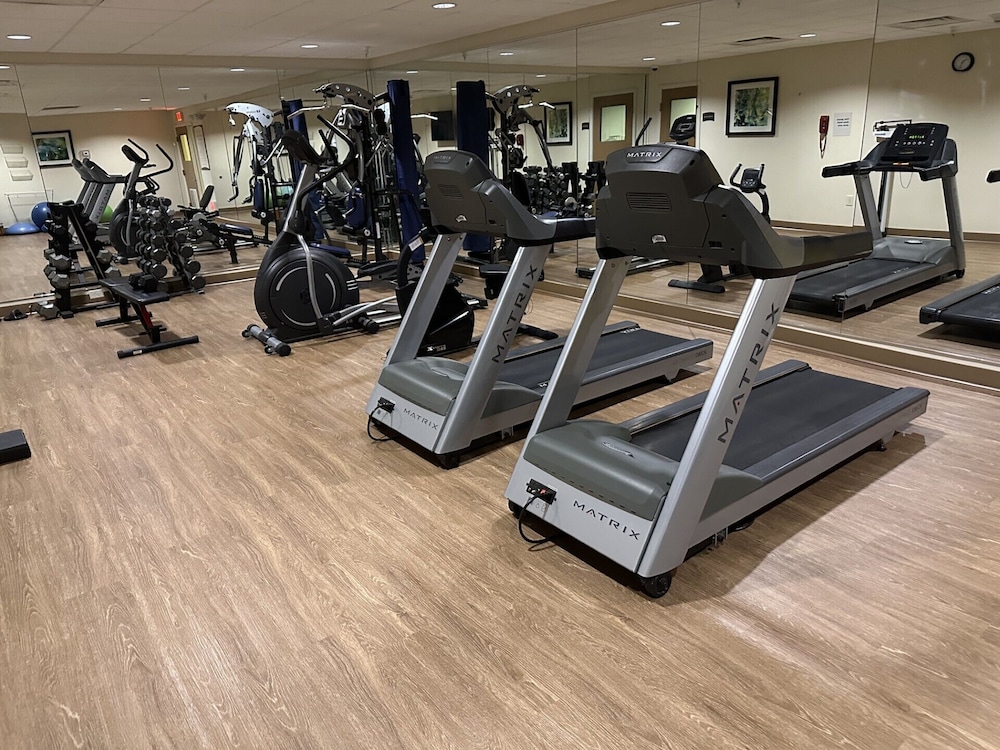 Staybridge Suites Minot by IHG - photo 45